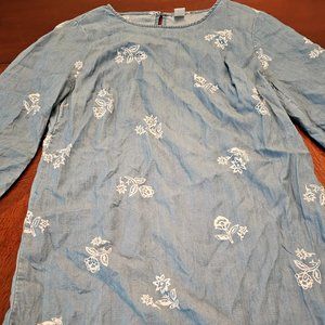 a blue and white shirt